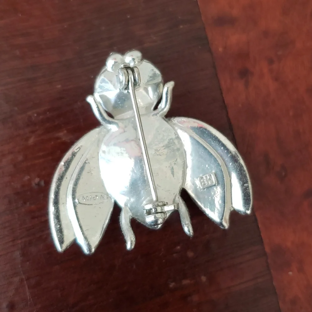 Avon Buzz Bee Brooch Pin